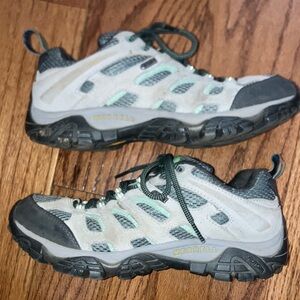 Merrell Women's Select Dry Moab Gray Hiking Shoes